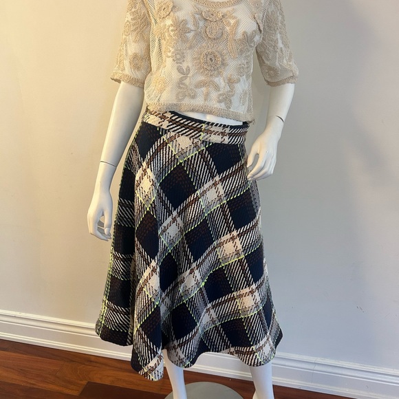 Canadian-made Woven Skirt - Picture 4 of 7